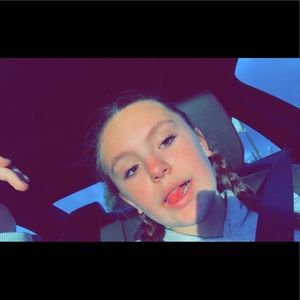 Meet your Posher, Izzy